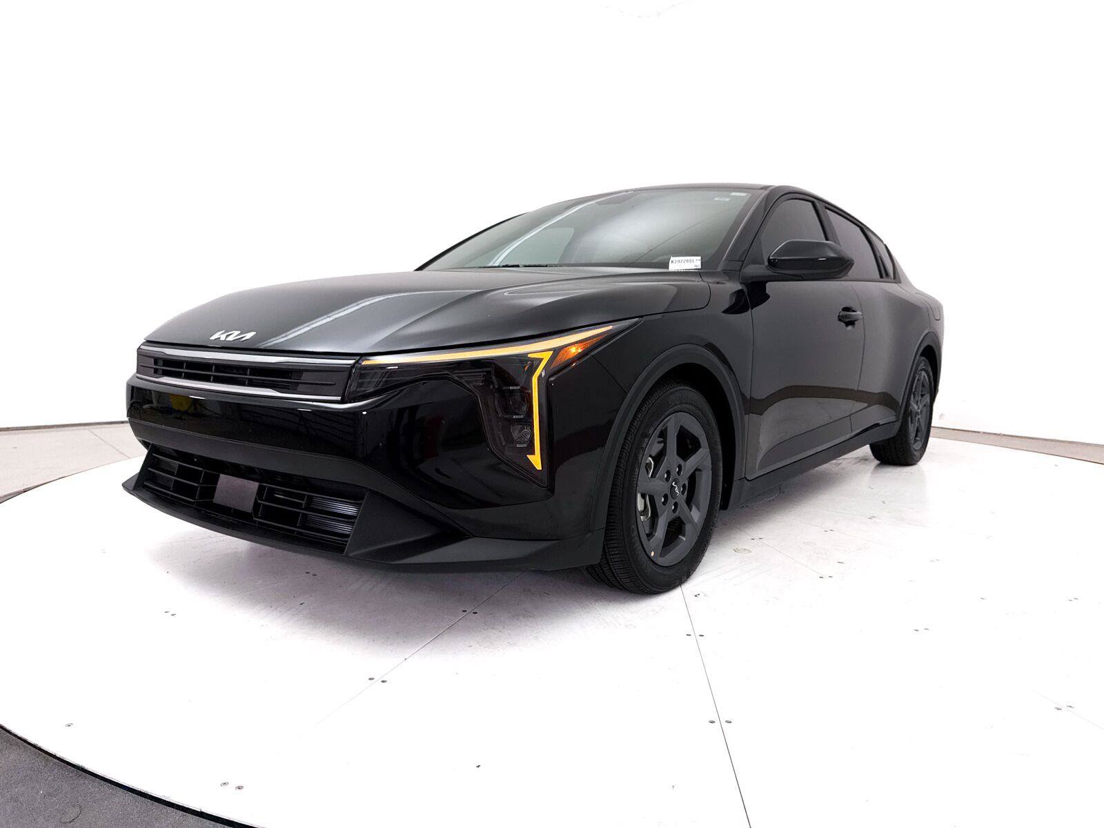 Used 2025 Kia K4 FWD image 13