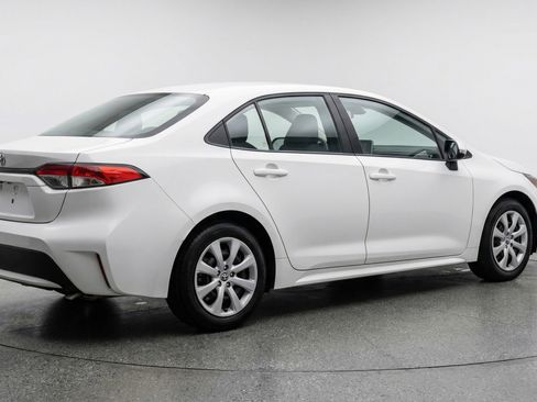 Used 2025 Toyota Corolla LE image 9