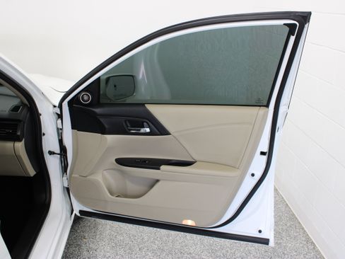 Used 2015 Honda Accord EX-L image 34