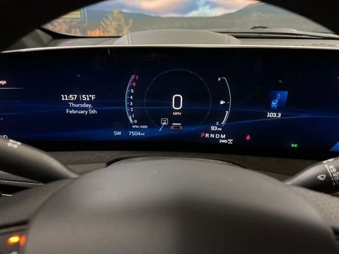 Used 2025 Cadillac XT4 Sport w/ Technology Package image 39