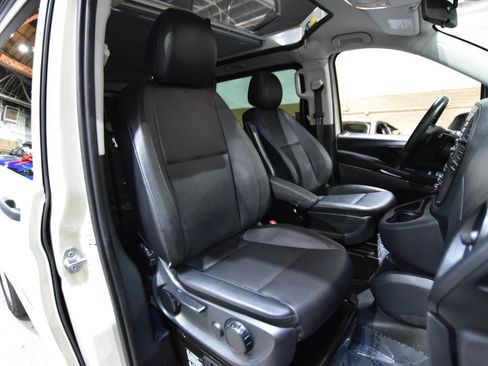 Used 2020 Mercedes-Benz Metris Passenger image 36