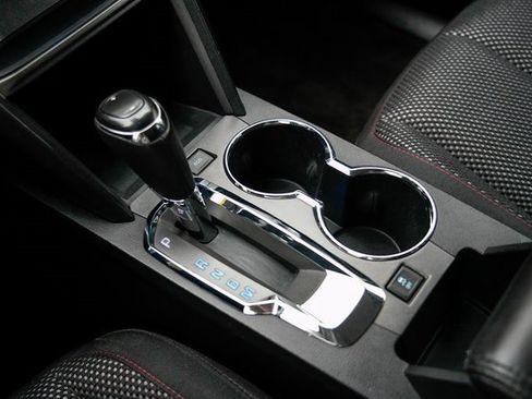 Used 2017 Chevrolet Equinox LT w/ Convenience Package image 30