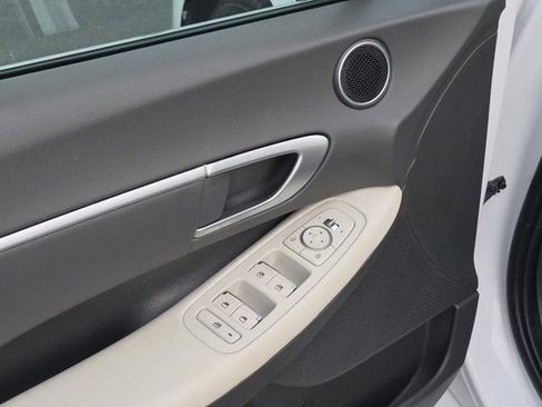 Used 2025 Hyundai Sonata SEL FWD image 11