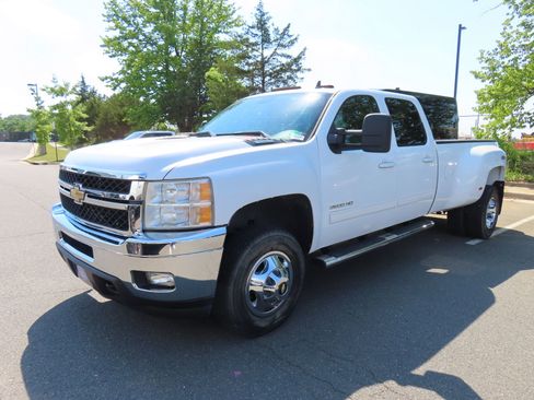 Used 2011 Chevrolet Silverado 3500 LTZ w/ LTZ Plus Package AWD/4WD image 3