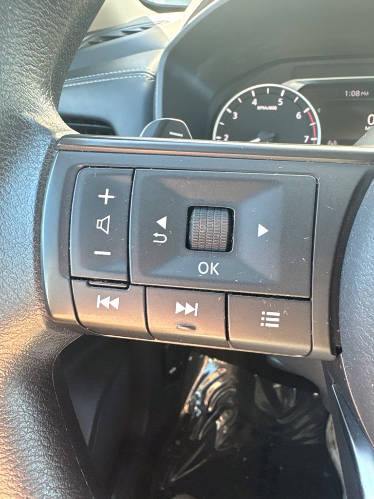 Used 2024 Nissan Rogue SV FWD image 14