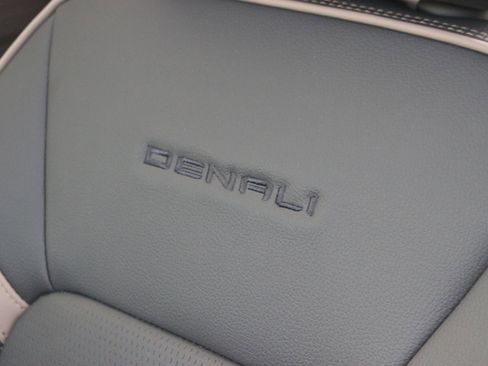 New 2026 GMC Canyon Denali image 14