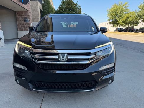 Used 2017 Honda Pilot Touring image 2