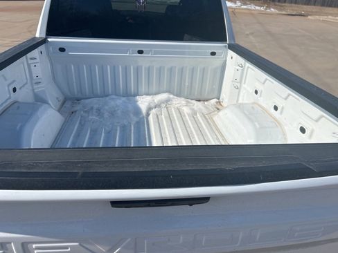 Used 2024 Chevrolet Silverado 1500 LT image 5