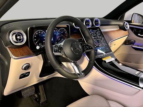 New 2027 Mercedes-Benz GLC 300 4MATIC image 9