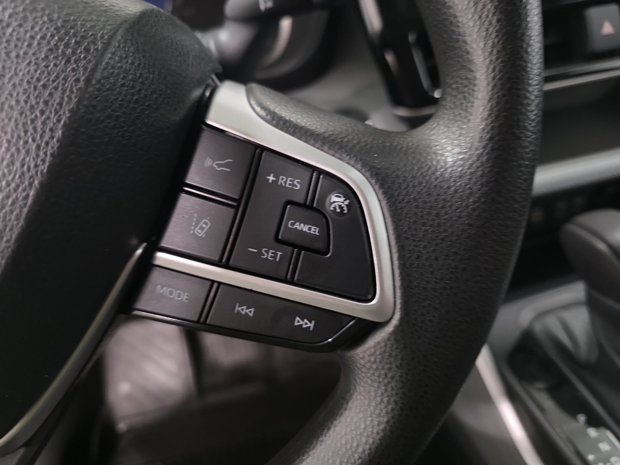 Used 2023 Toyota Highlander L AWD/4WD image 22