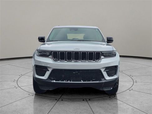Certified 2023 Jeep Grand Cherokee Laredo X image 15