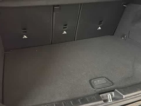 Used 2025 Mercedes-Benz GLA 250 4MATIC image 30