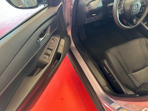 Used 2023 Honda Accord EX image 9