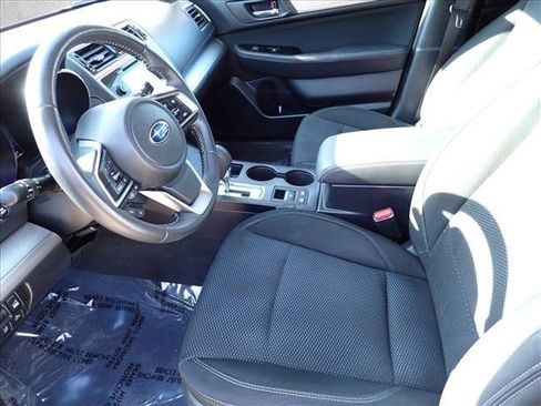 Used 2019 Subaru Outback 2.5i Premium image 12