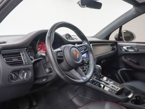 Certified 2022 Porsche Macan GTS image 4