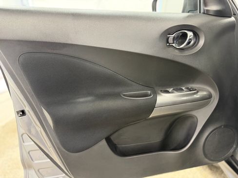 Used 2016 Nissan Juke S FWD image 11