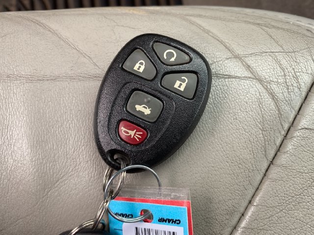 Used 2009 Buick Lucerne CXL w/ Driver Confidence Package FWD image 12