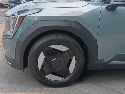 Certified 2024 Kia EV9 Wind AWD/4WD image 8