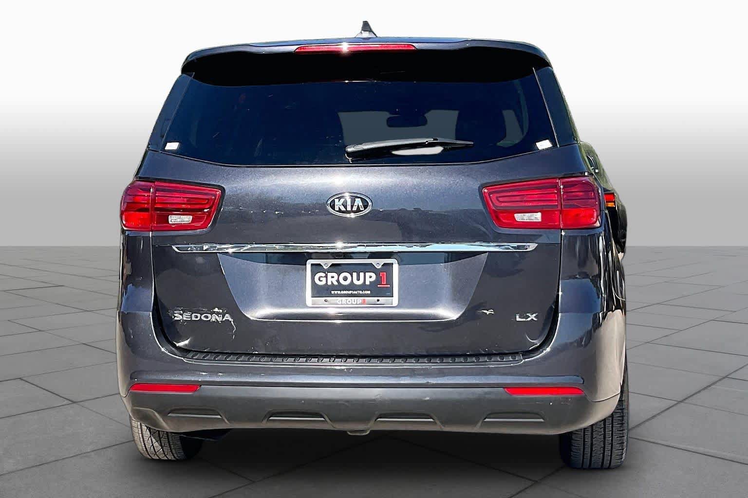 Used 2021 Kia Sedona LX FWD image 5