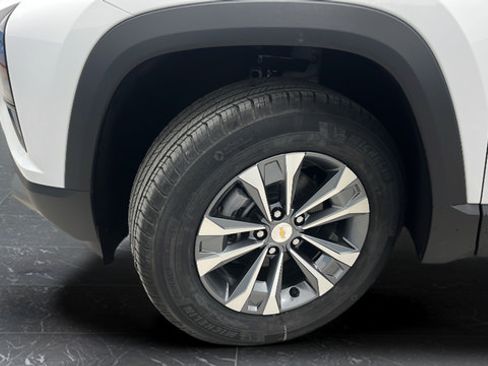 New 2026 Chevrolet Equinox LT w/ Convenience Package II AWD/4WD image 36