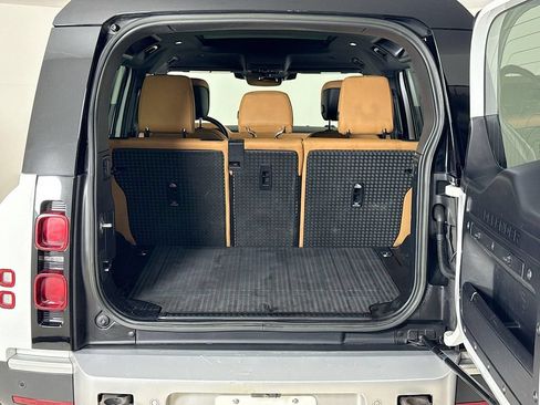 Used 2023 Land Rover Defender 110 SE AWD/4WD image 24