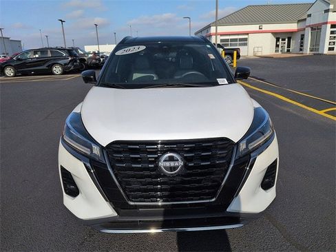 Used 2023 Nissan Kicks SR w/ SR Premium Package image 2