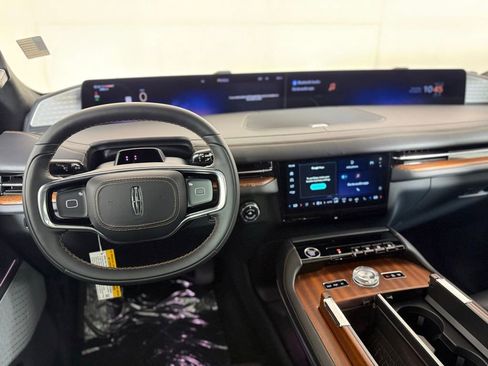 New 2025 Lincoln Navigator L Black Label image 60