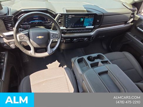 Used 2025 Chevrolet Silverado 1500 LT RWD image 12