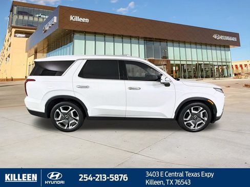 Used 2023 Hyundai Palisade SEL FWD image 9