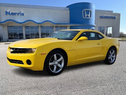 Used 2011 Chevrolet Camaro LS image 2