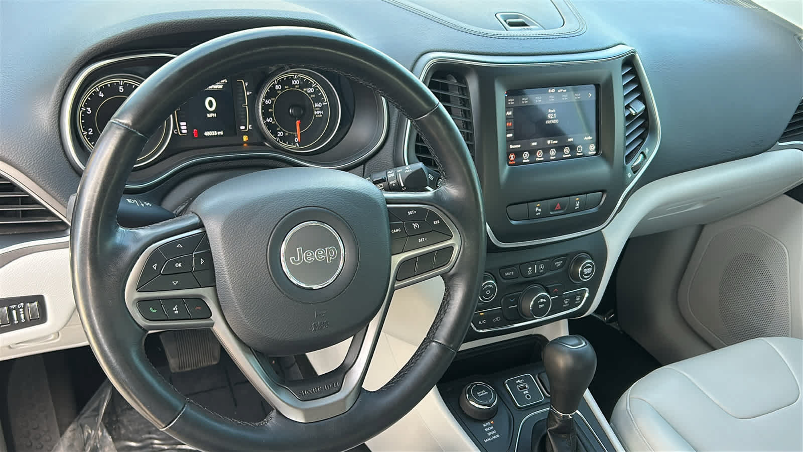 Used 2021 Jeep Cherokee Latitude Plus AWD/4WD image 10