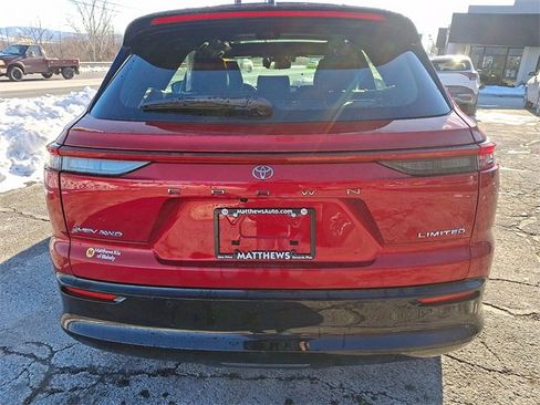 Used 2025 Toyota Crown Signia Limited image 5