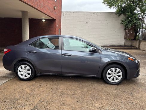 Used 2015 Toyota Corolla LE FWD image 4