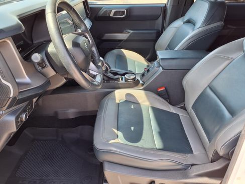 Used 2022 Ford Bronco Outer Banks AWD/4WD image 14
