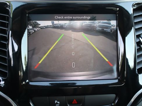 Used 2020 Jeep Cherokee Limited FWD image 26