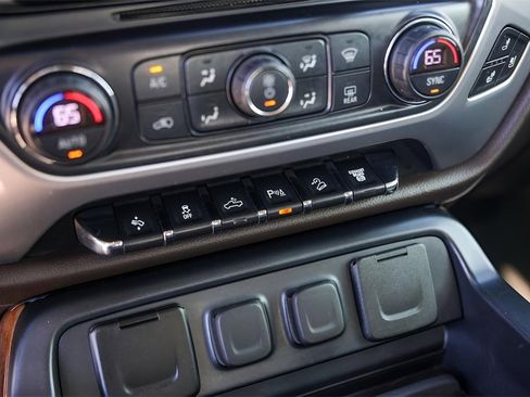 Used 2018 GMC Sierra 2500 SLT w/ Duramax Plus Package image 22