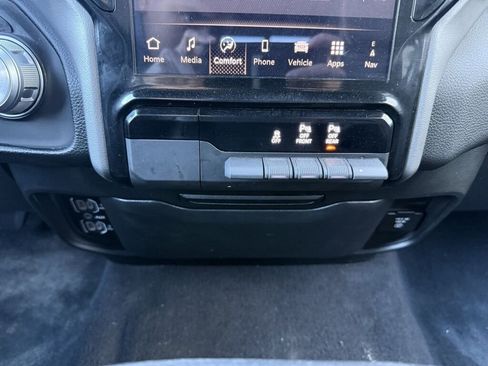 Used 2025 RAM 1500 Laramie image 12