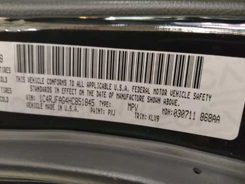 Used 2017 Jeep Grand Cherokee Altitude AWD/4WD image 33