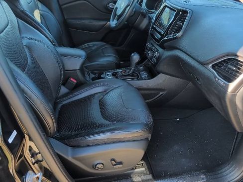 Used 2019 Jeep Cherokee Limited AWD/4WD image 9