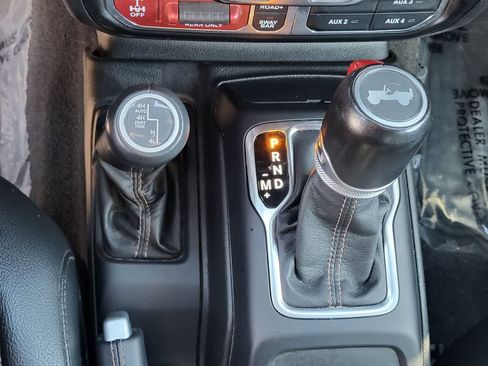 Used 2022 Jeep Wrangler Unlimited Rubicon w/ Xtreme Recon 35" Tire Package image 23