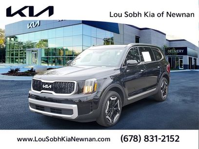 Used 2024 Kia Telluride EX w/ EX Captain's Chair Package