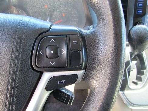 Used 2017 Toyota Sienna LE FWD image 14
