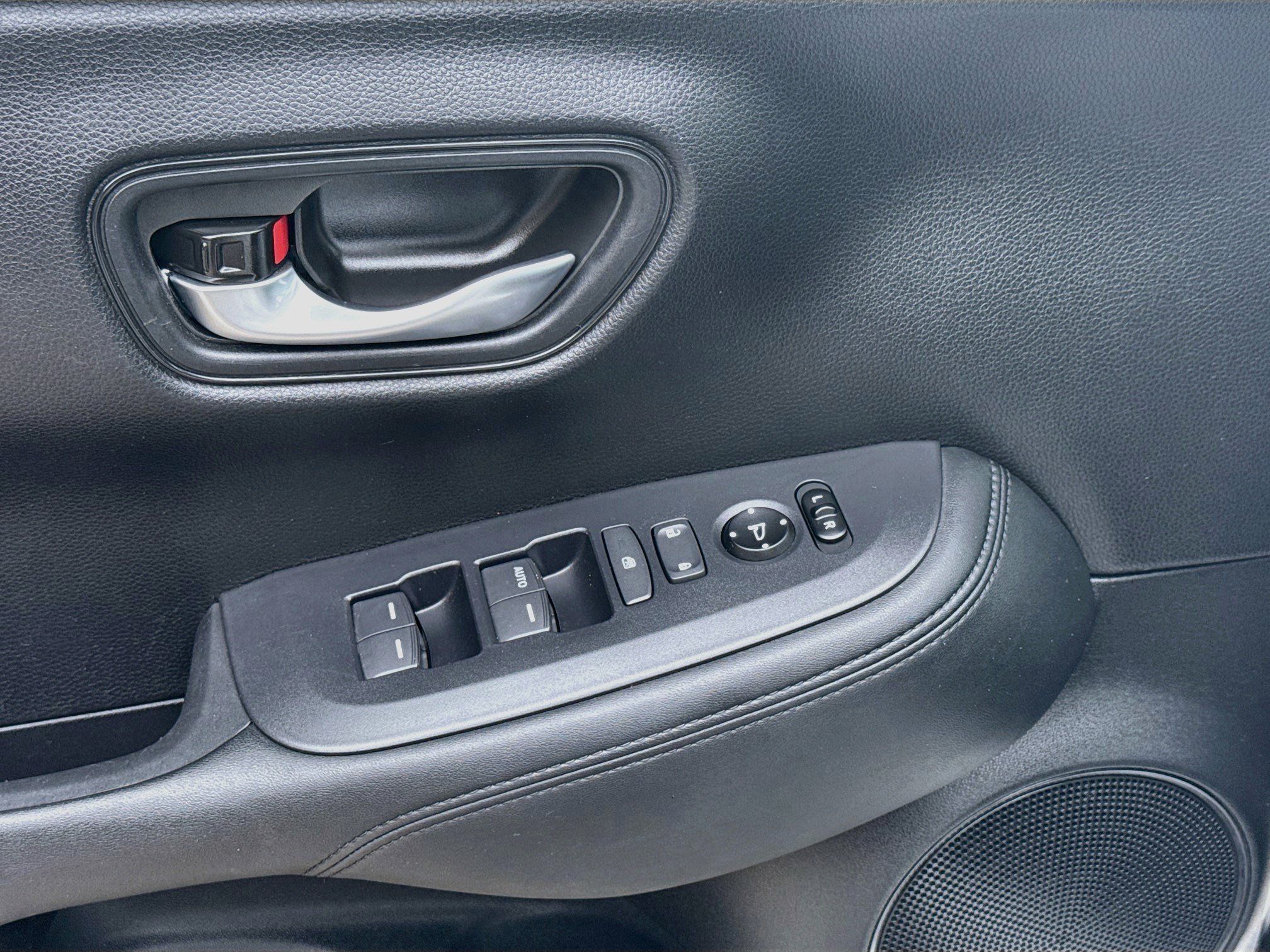 Used 2024 Honda HR-V LX image 15
