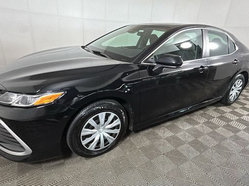 Used 2023 Toyota Camry LE FWD image 6