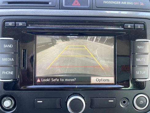 Used 2013 Volkswagen Tiguan SEL image 16