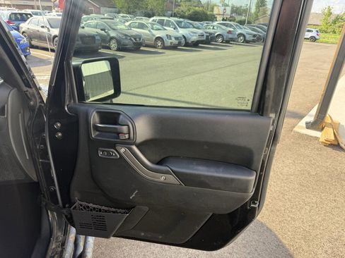 Used 2017 Jeep Wrangler Sport image 15