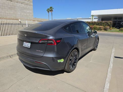 Used 2022 Tesla Model Y Performance AWD/4WD image 4