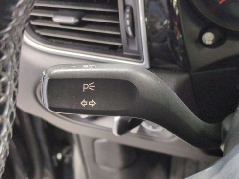 Used 2018 Porsche Macan image 31