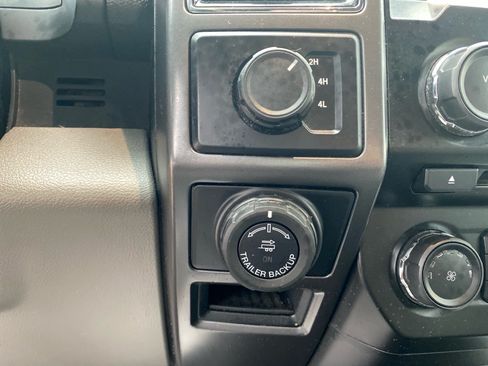 Used 2018 Ford F150 XLT w/ Equipment Group 302A Luxury AWD/4WD image 13