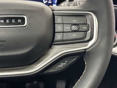 Used 2024 Jeep Wagoneer Series II w/ Flexible Seating Group RWD image 18